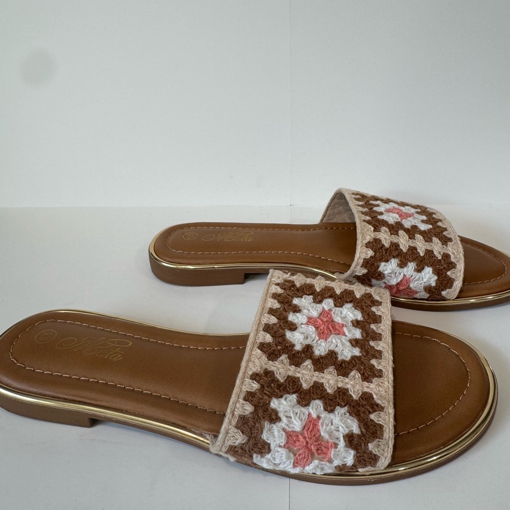 Chic Crochet Slide Sandals in Brown and Pink